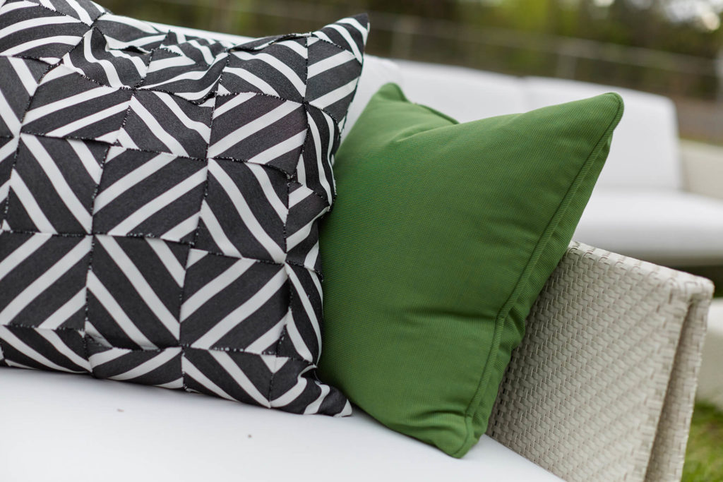 pillowsblackgreen Dannka Home
