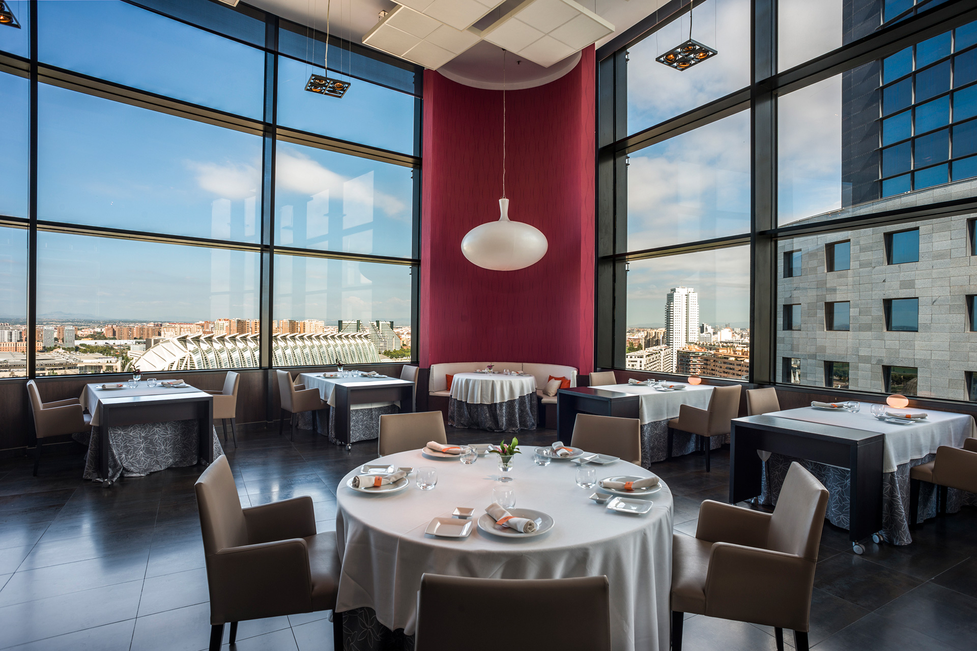 diseño interior para restaurantes, hoteles y empresas diseño interior para restaurantes, hoteles y empresas, persianas, tapiceria, piso laminado, alfombra modular, alfombra institucional, tapiz, papel tapiz
